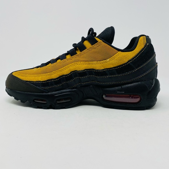 Nike Women’s Air Max 95 Essential Cosmic Clay - Picture 6 of 6